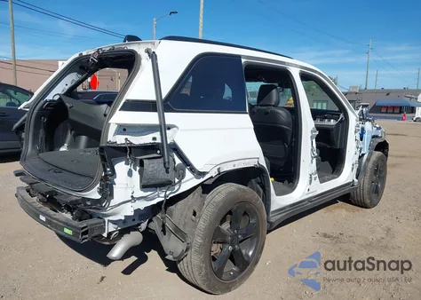 2023 Jeep Grand Cherokee Altitude 4X4 z USA, uszkodzony, nr VIN 1C4RJHAG2PC634501